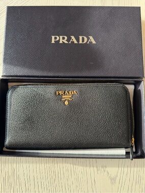 Prada Black lamb skin Leather Zip Wallet with Gold Logo